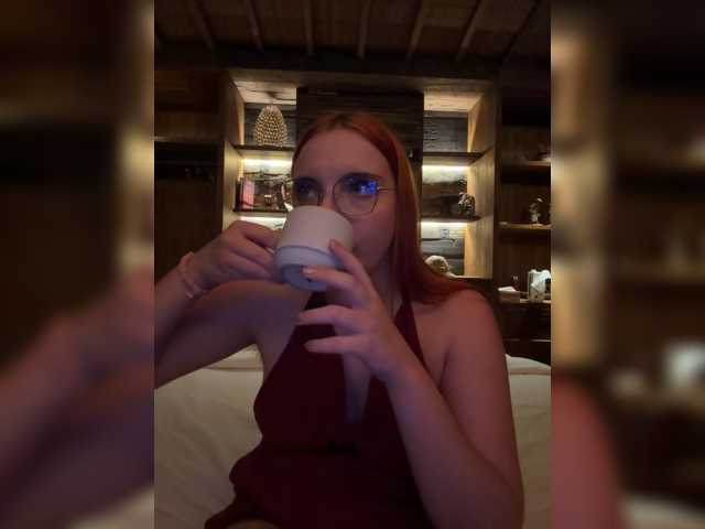 YourDreamWoman live cam on BongaCams