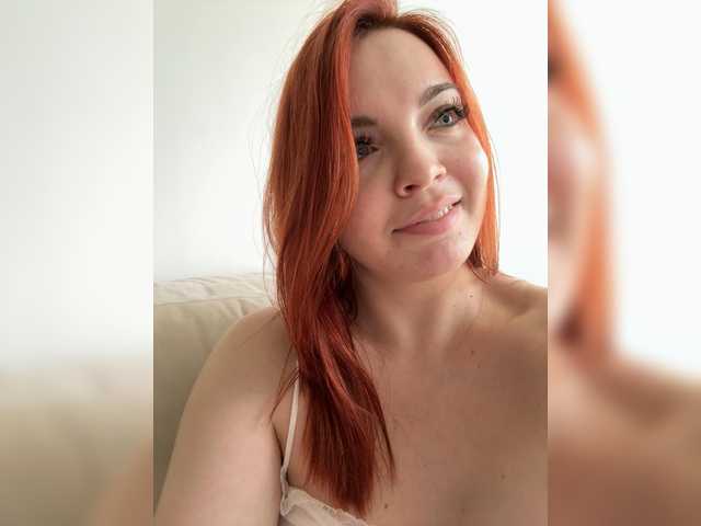 YourDreamWoman live webcam show