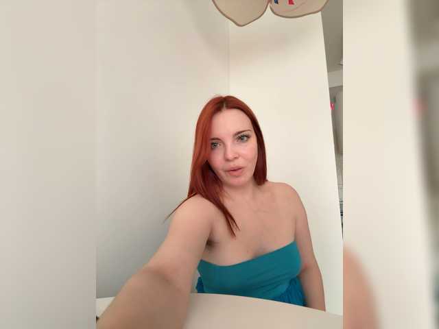 YourDreamWoman live webcam show