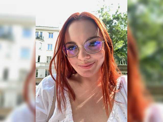 YourDreamWoman live webcam show