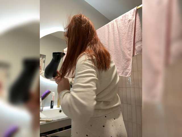 le modèle YourDreamWoman est en webcam porno dans un show sur le site bongacams, il possède les tags suivants: White/Caucasian,Redhead,Hairy