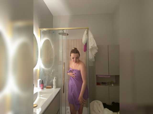 le modèle YourDreamWoman est en webcam porno dans un show sur le site bongacams, il possède les tags suivants: White/Caucasian,Redhead,Hairy