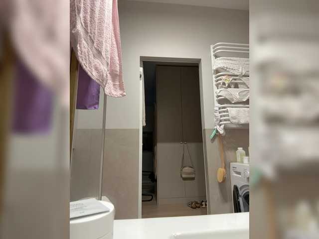 YourDreamWoman live webcam show