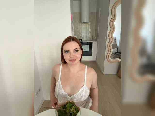 Model: YourDreamWoman