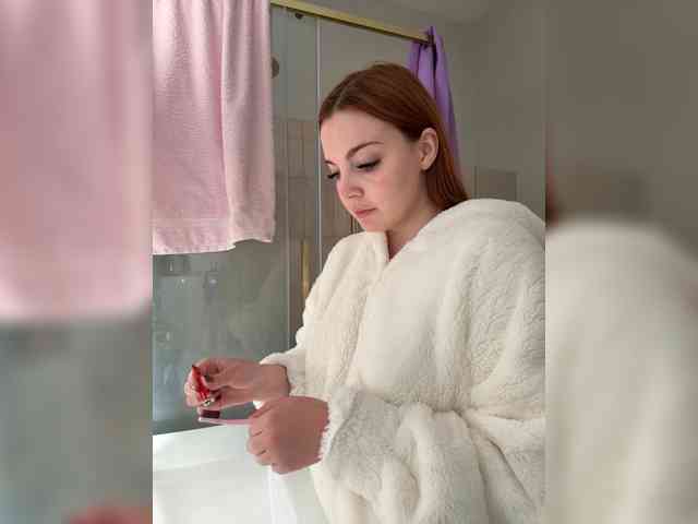 Model: YourDreamWoman