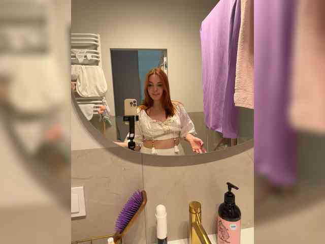 Model: YourDreamWoman