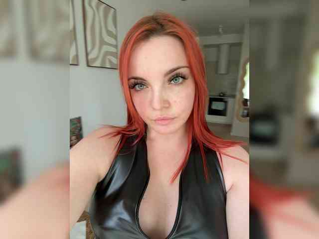 YourDreamWoman webcam