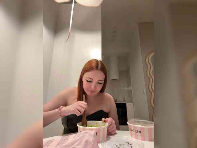 YourDreamWoman webcam