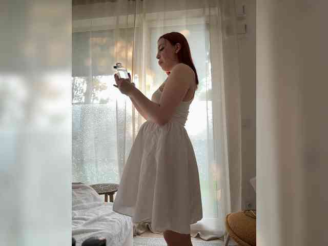 Yourdreamwoman's cam show statistics and live stream