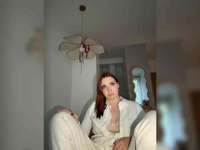 YourDreamWoman webcam