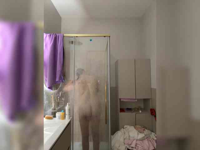 Model: YourDreamWoman