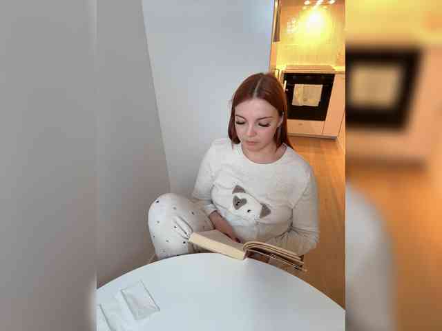 YourDreamWoman webcam