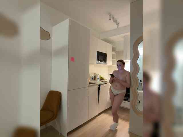 YourDreamWoman webcam