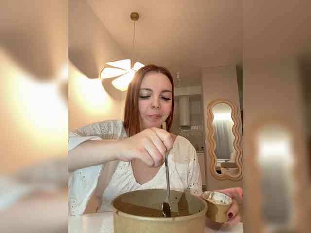 YourDreamWoman webcam