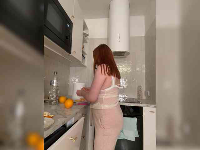 Model: YourDreamWoman