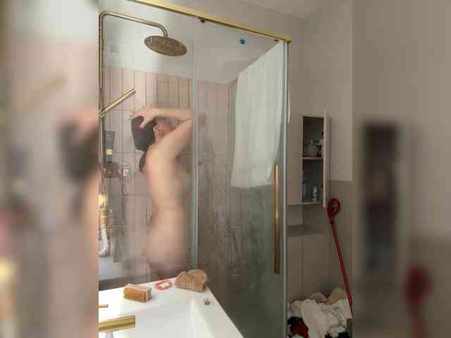 Model: YourDreamWoman