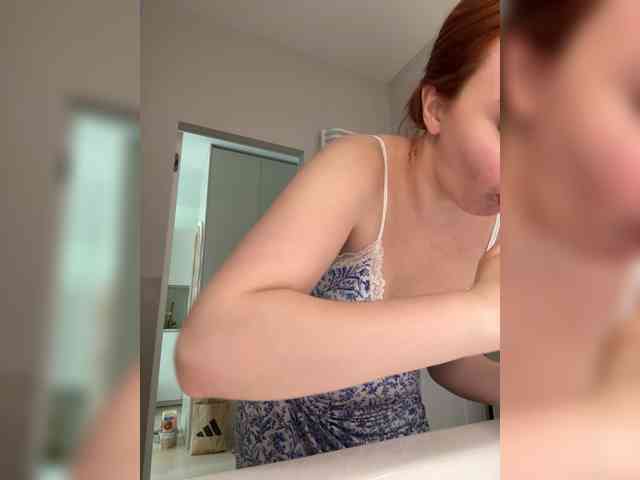 YourDreamWoman webcam