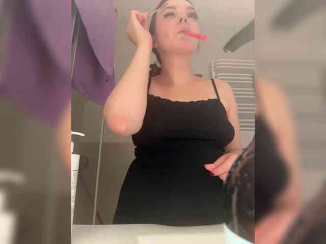 YourDreamWoman webcam