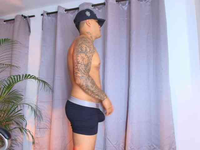 Ryan-1a Sex Cam Show