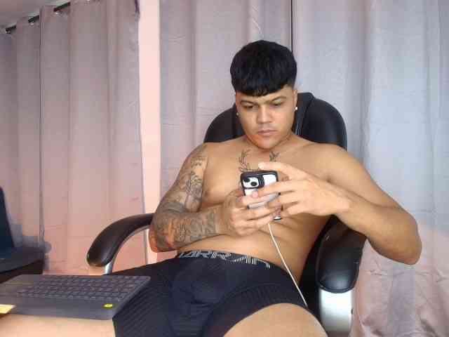 Ryan-1a Sex Cam Show
