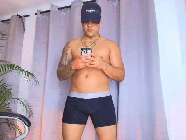 Ryan-1a Sex Cam Show
