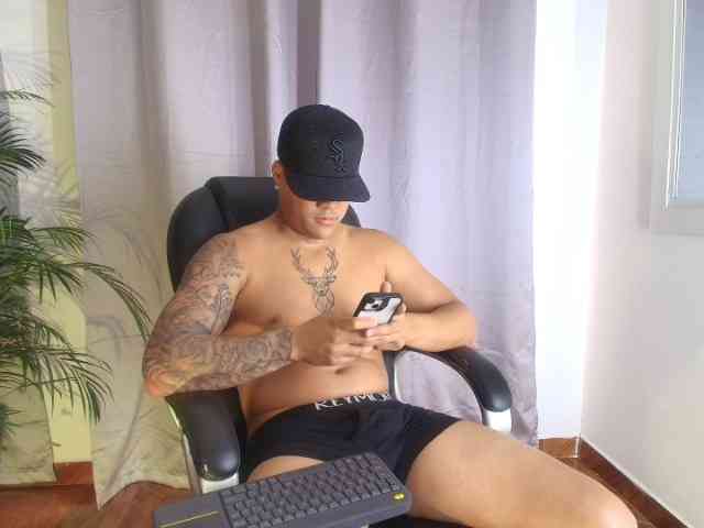 Ryan-1a Sex Cam Show
