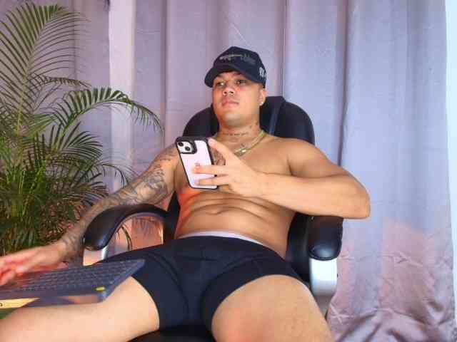 Ryan-1a Sex Cam Show