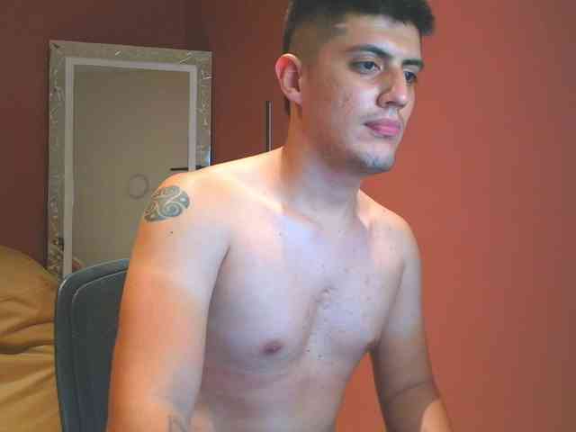 leam-fox Live Webcam on BongaCams