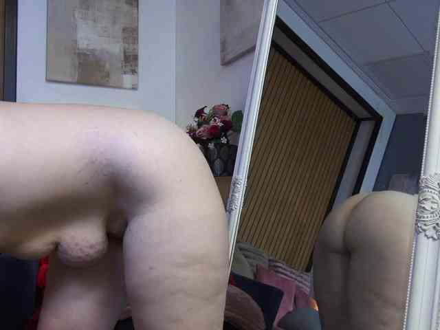 JasmineWhite webcam