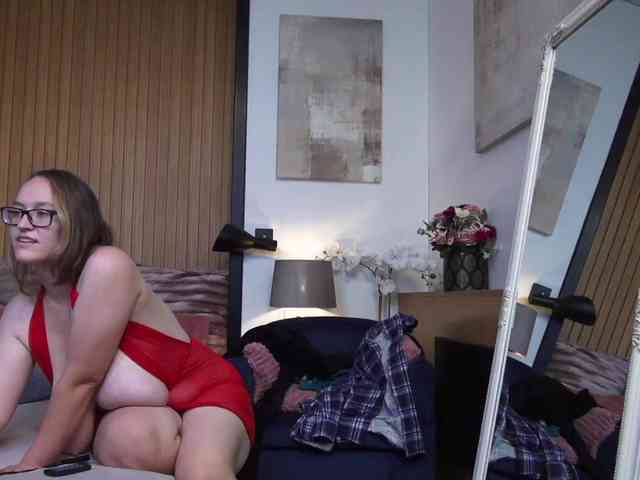 JasmineWhite webcam