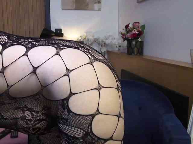 JasmineWhite webcam