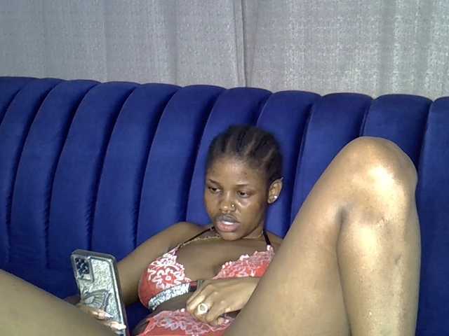 Sexxyylips live cam on BongaCams
