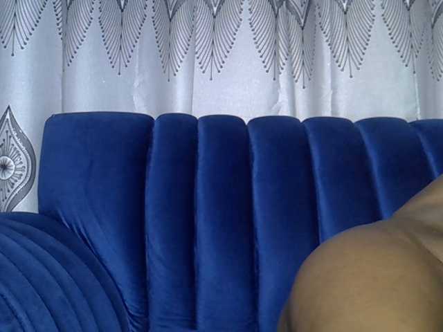 Sexxyylips live cam on BongaCams