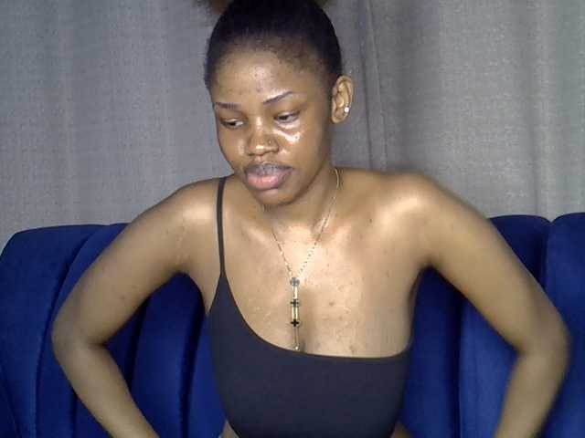 Sexxyylips live cam on BongaCams