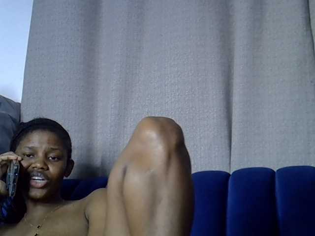 Sexxyylips live cam on BongaCams