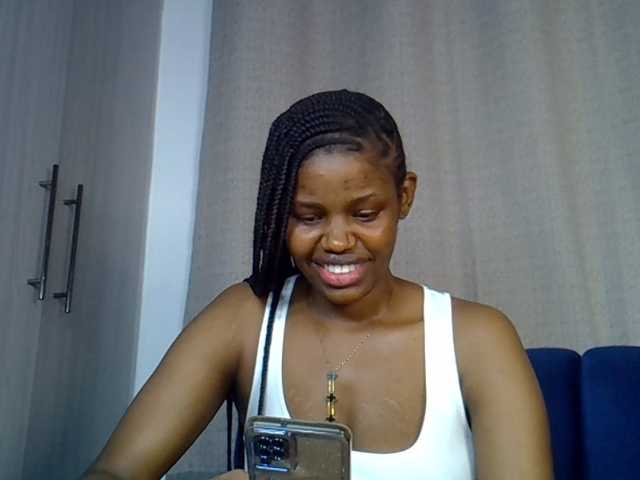 Sexxyylips live cam on BongaCams