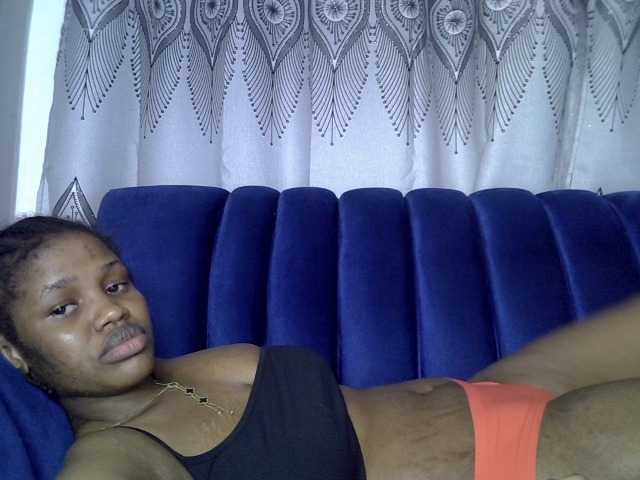 Sexxyylips live cam on BongaCams