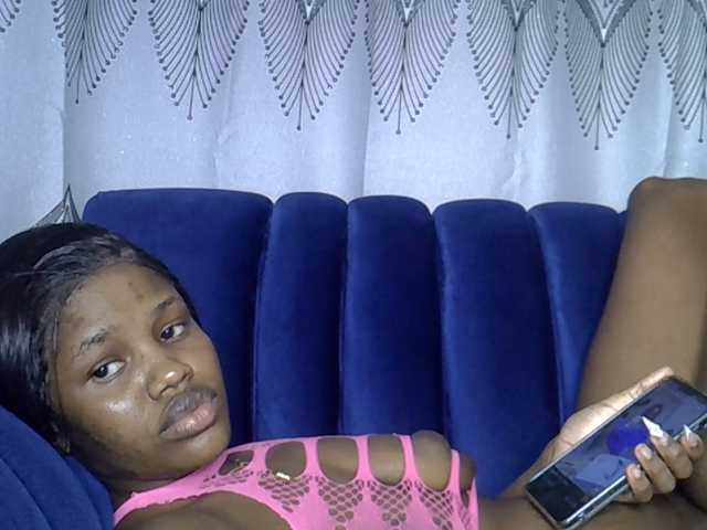 Sexxyylips live cam on BongaCams