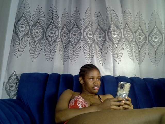 Sexxyylips live cam on BongaCams