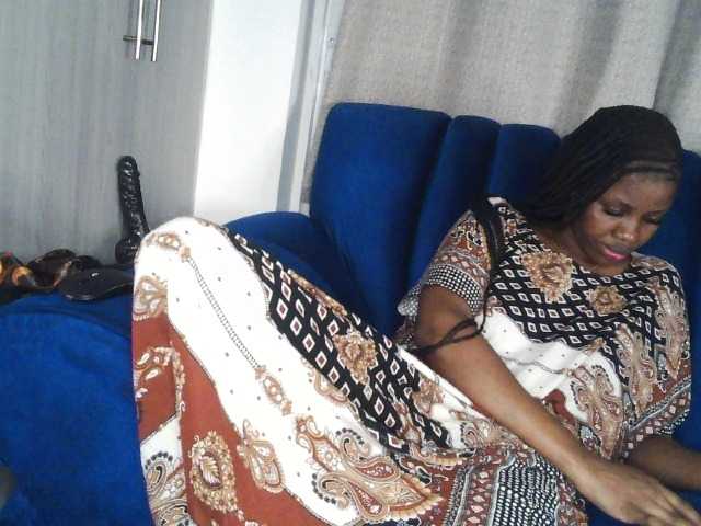 Sexxyylips live cam on BongaCams