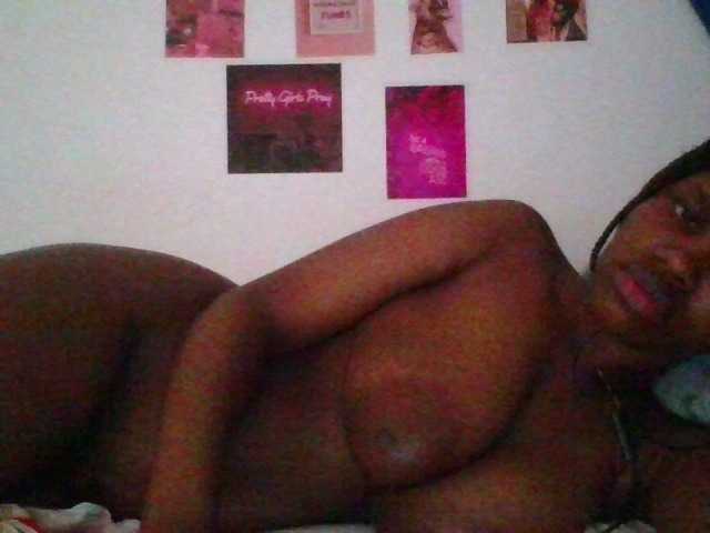 Sexxyylips live cam on BongaCams