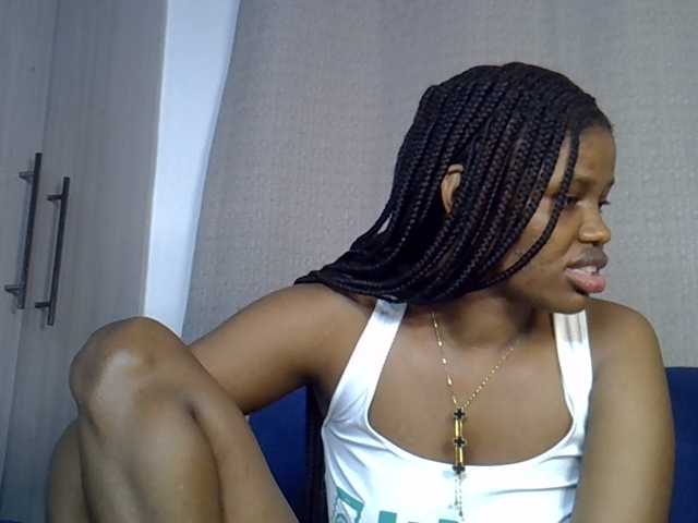 Sexxyylips live cam on BongaCams