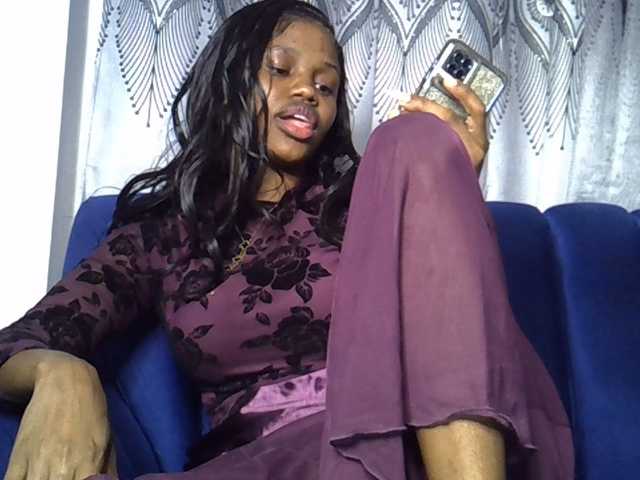 Sexxyylips live cam on BongaCams