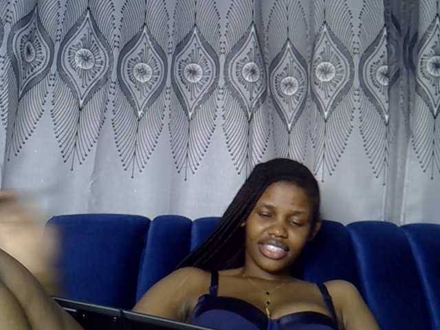 Sexxyylips, en directo ahora en BongaCams