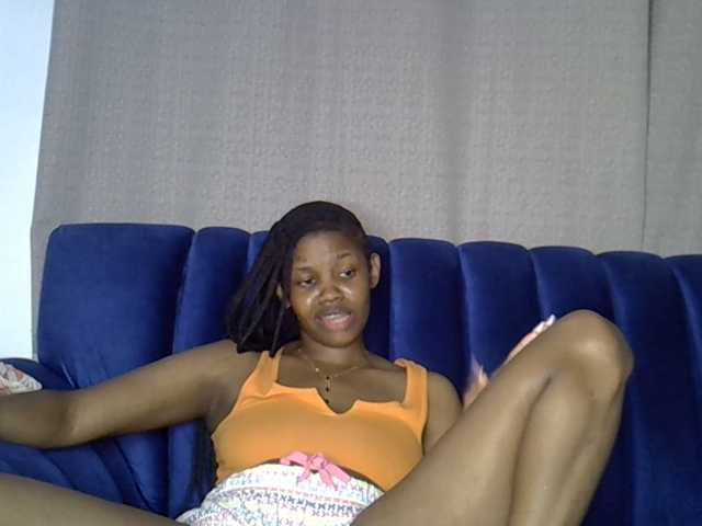 Sexxyylips live cam on BongaCams