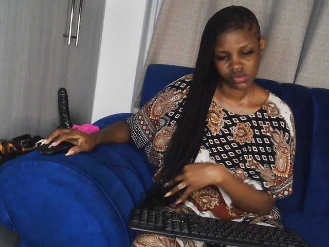 Sexxyylips live cam preview