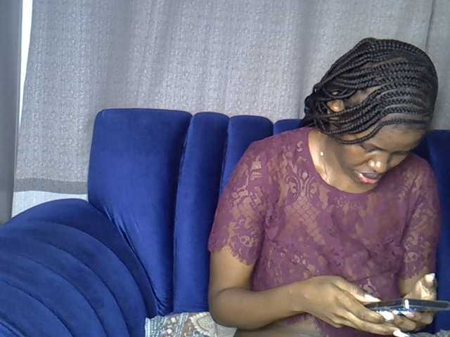 Sexxyylips live cam preview