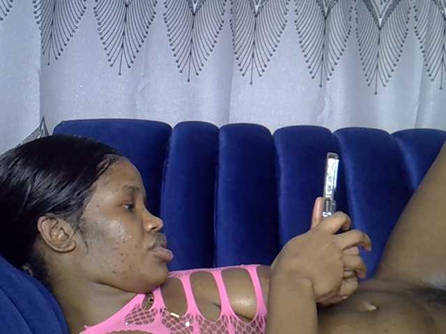 Sexxyylips live cam on BongaCams