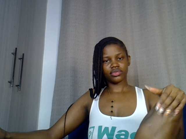 Sexxyylips live cam on BongaCams