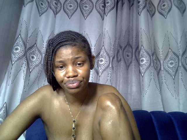 Sexxyylips, live now on BongaCams